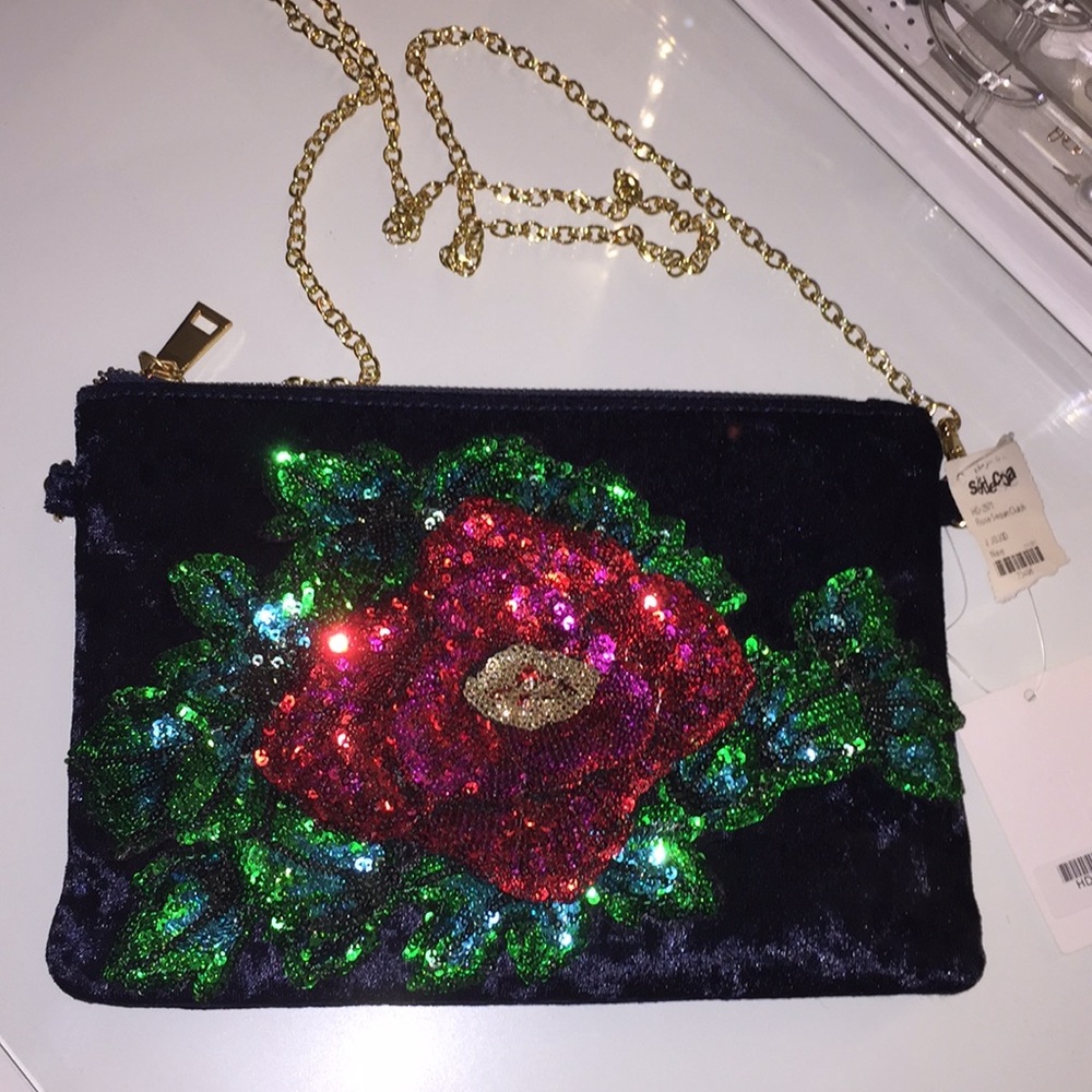 ⭐️NWT Super adorable bag